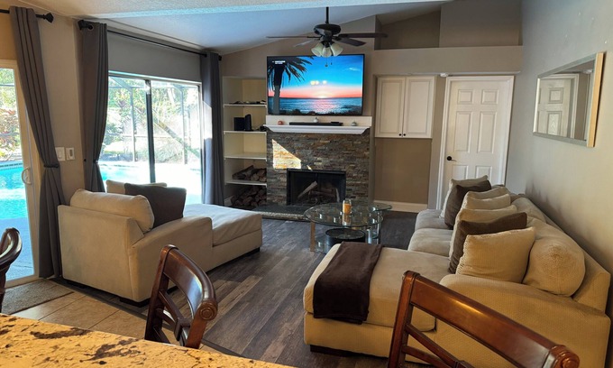 Port Richey Casa | Charming 4 bdrm house in gated, exclusive neighborhood w/ large heated pool.