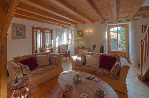 Sainte-Soline Casa | Charming 4-bed 3 bath farmhouse barn conversion