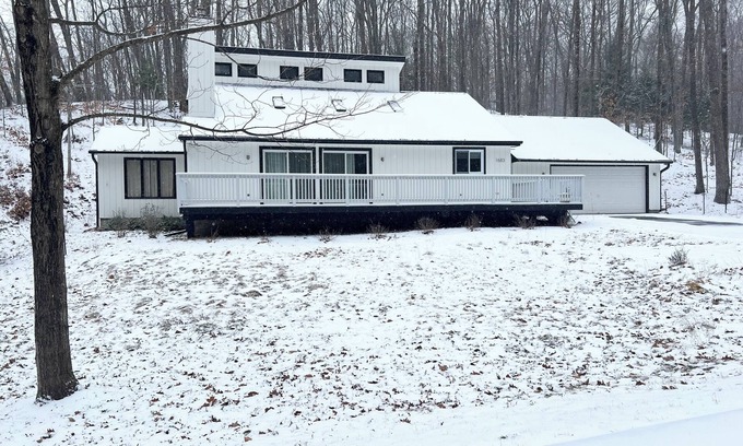 Birchwood Farms Casa | Charming 4-bedroom house in Harbor Springs, Close to town and Ski Hills!