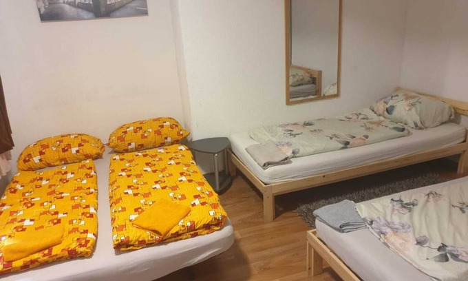 Ludwigsburg Apartamento | Charming 4-bedroom Apartment in Ludwigsburg With Central Heating