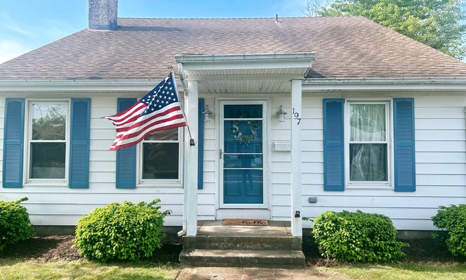 Point Pleasant Beach Cabaña | Charming 4-bedroom cottage with WiFi and AC in Bay Head