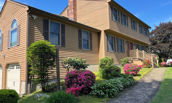 Farmington Casa | Charming 4-bedroom house with AC and WiFi in lovely Farmington