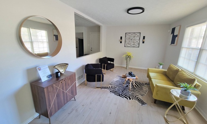 Riverdale Casa | Charming 4-bedroom house with WiFi and AC in peaceful Riverdale