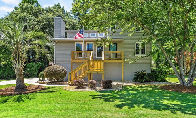 Harbison Casa | Charming 4-bedroom house in wooded serene neighborhood