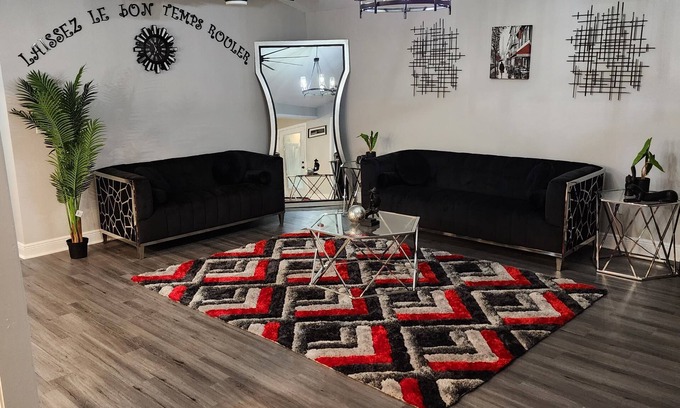 LaPlace Casa | Charming 4-bedroom house with a taste of New Orleans in superb LaPlace