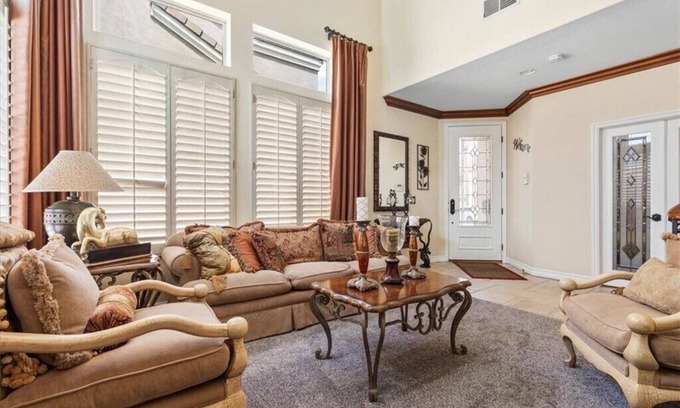 Brea Casa | Charming 4-bedroom house with AC in Brea