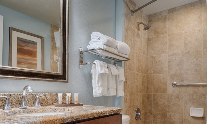 National Harbor Hotel | Charming 4-bedroom Presidnetial Suite in beautiful national Harbor.
