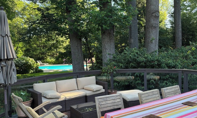 Chevy Chase Casa | Charming 4-bedroom house in fabulous Chevy Chase with POOL