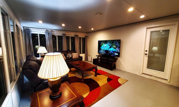 Valle Lindo Casa | Charming 4-bedroom house with WiFi and AC in tranquil Diamond Bar
