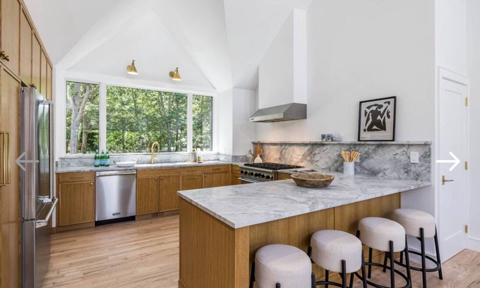 Clearwater Beach Casa | Charming 4-bedroom house with fitness room and AC in lovely East Hampton