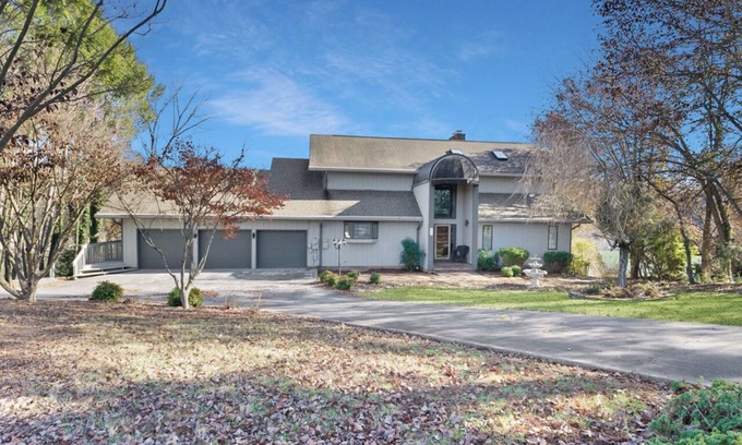 Piney Flats Casa | Charming 4 Bedroom House on the Lake in Piney Flats
