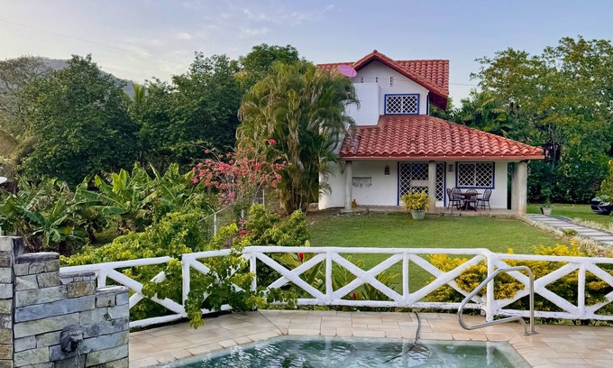 El Palmar Casa | Charming 4-bedroom house with pool and rancho 1 hour from the city