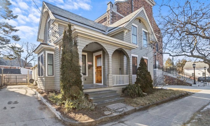 Old North End Casa | Charming 4BR House - Burlington