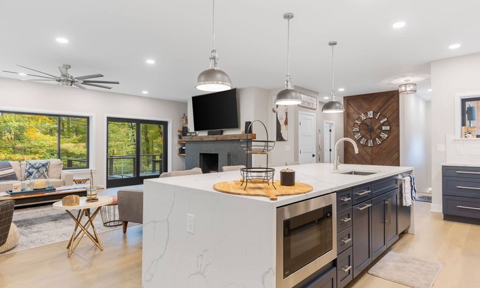 Landenberg Cabina | Charming 5 bed Mountain Home in National Preserve. Romantic peaceful getaway nea
