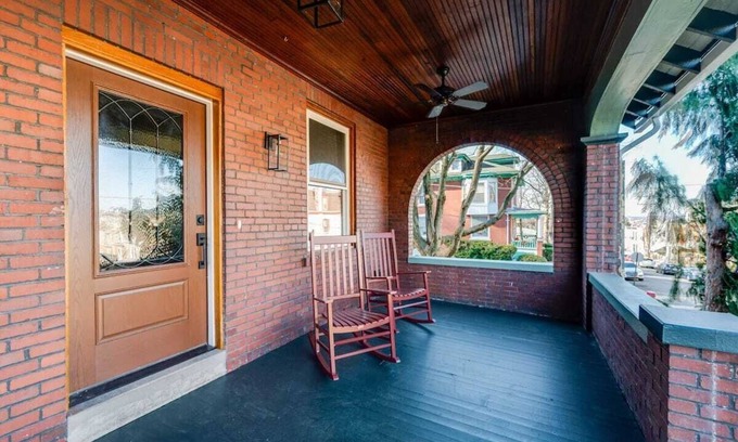 Reading Casa | Charming 5 Bedroom Fully Renovated Historic Home