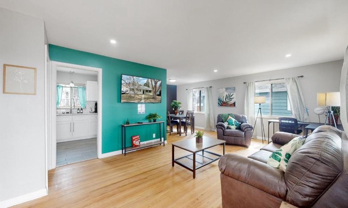Virginia Village Casa | Charming 5 King Spacious House