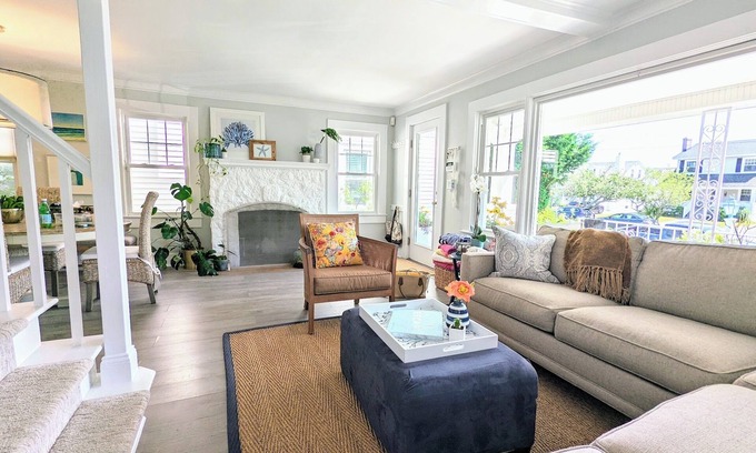 Bradley Beach Casa | ¡ENCANTADOR! Brillante, limpio, 2 Blks a la playa. Apto para niños, elegante, bien equipado