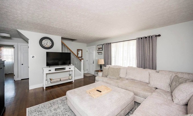 Lynchburg Casa | Charming 5BR | Near LU by Saydrajanes Properties