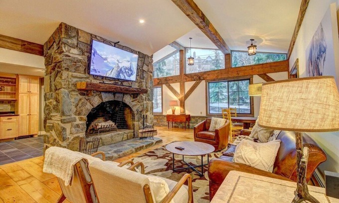Stratton Mountain Chalet De Esquí | Your Private Lodge- New, Views - Manténgase en estilo, camine hasta el pueblo y la góndola