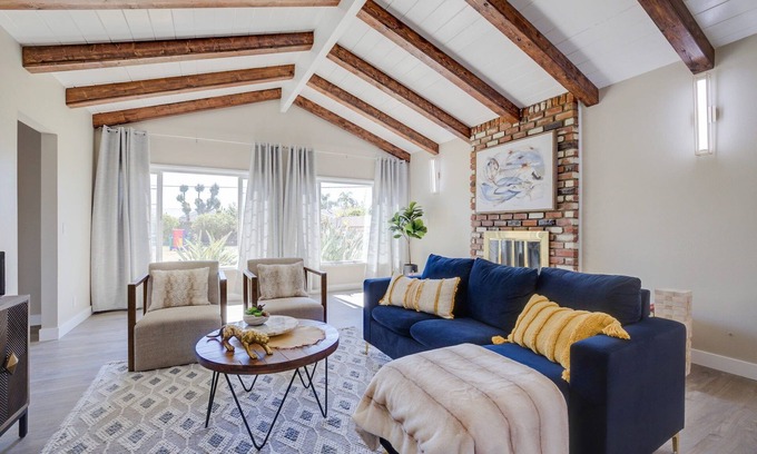 Southwest Anaheim Villa | Charming 5BRS/3BTHS - DISNEY - CONVENTION - PLAYGROUND - SOCAL FUN!