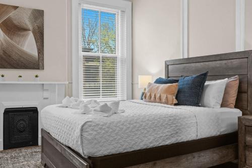 Limerick Casa | Charming 7BR Home Bourbon Trail & Attractions