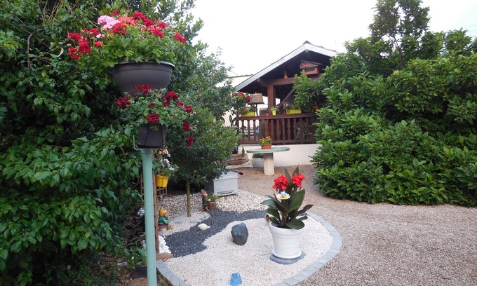 Saint-Die Cabaña | Acogedor apartamento en Saint-Dié-des-Vosges: naturaleza, rutas, y esquí cercano