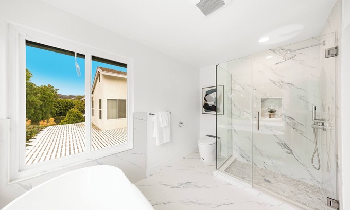Del Obispo Casa | Charming A Master bedroom of the house in Dana Point , Mile to Beach.