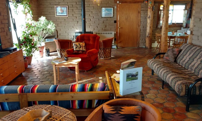 Alamedan Valley Casa | Adobe Casa con Encanto en Valle del Norte, Gran Vista De la fiesta del globo!