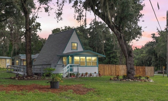 Inverness Cabaña | Charming Aframe in Floral City