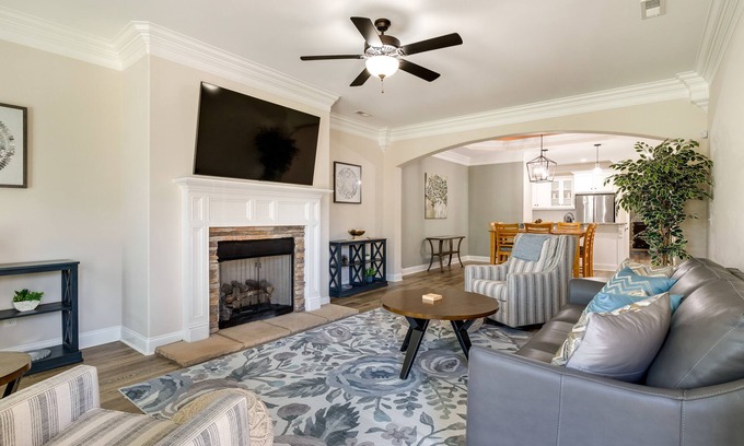 Owens Cross Roads Casa | Charming Alabama Retreat w/ Private Patio!
