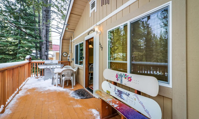 Tahoe Paradise Casa | Encantadora cabaña alpina con un estilo familiar, cerca de caminatas, esquí y más