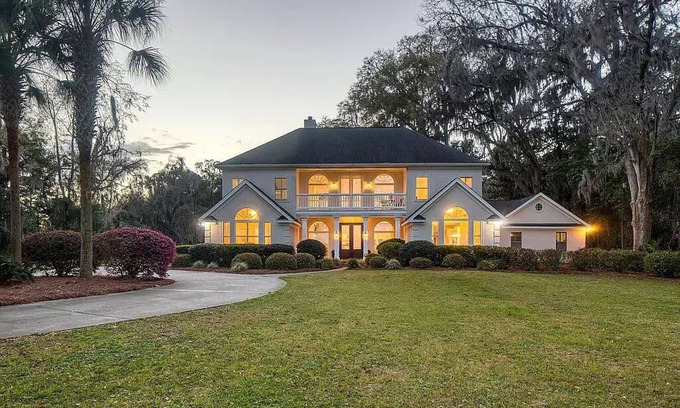 Savannah Casa | Charming and Beautiful Marsh Front Home!