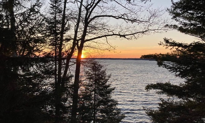 Lac du Flambeau Cabaña | Charming and Cozy, 4-Season, Fence Lake Cottage with Beautiful Sunset View