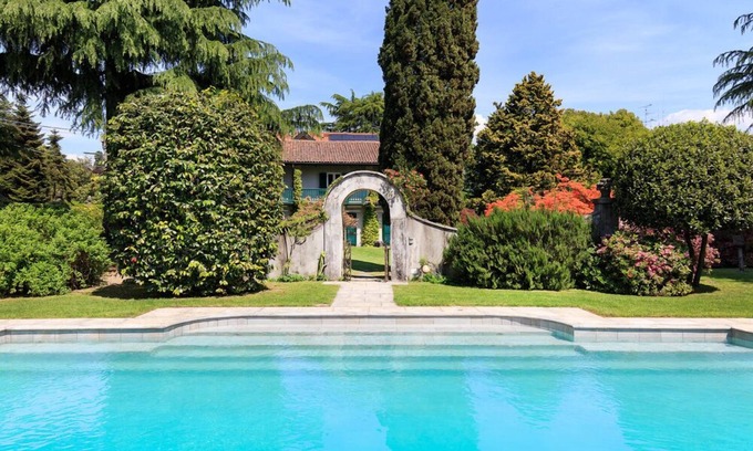 Lesa Villa | Encantadora y tranquila villa con piscina privada.