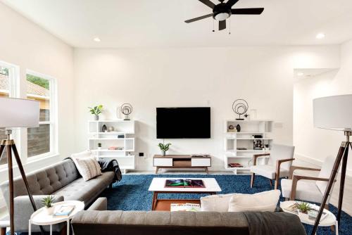Lexington Casa | Charming and Light-Filled 3BR 2BA Getaway