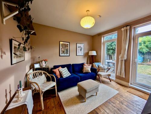 William Morris Casa | Charming and Modern Property With Garden