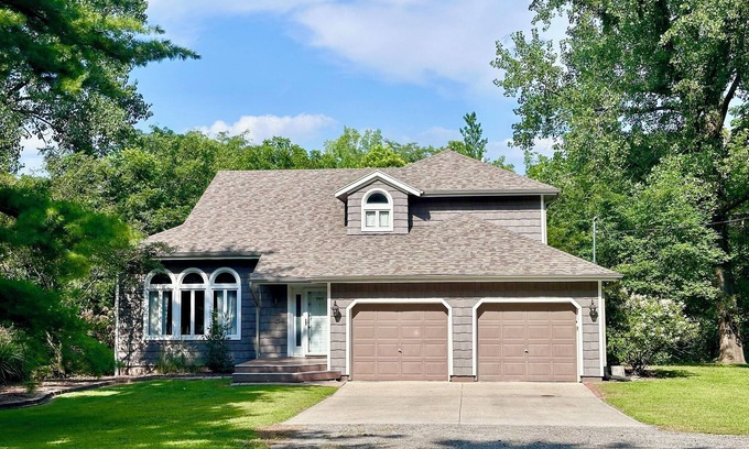Johnston Casa | Charming and Private 3-bedroom house by Saylorville Lake, North of Johnston