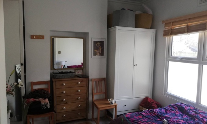 Livesey Apartamento | Charming and quiet apartment in leafy central area (family and pet friendly)