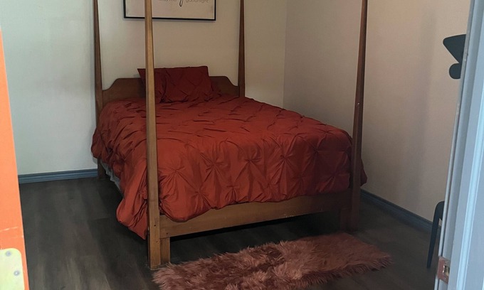 Oakhurst Cama Y Desayuno | Charming and Quiet B&B with 2 bedrooms and Wi-Fi, AC in Quaint Coldspring