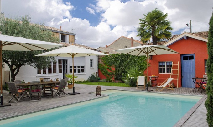 Begles Casa | Casa encantadora y tranquila con piscina climatizada!