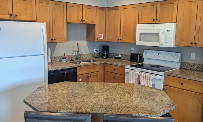 Downtown Leavenworth Condominio | Charming and spacious 2-bed 2 bath condo w/full kitchen in Leavenworth, WA.