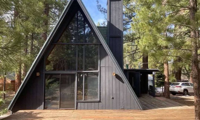 Truckee Casa | Charming and sunny 3-bedroom A-frame house in beautiful Truckee, CA