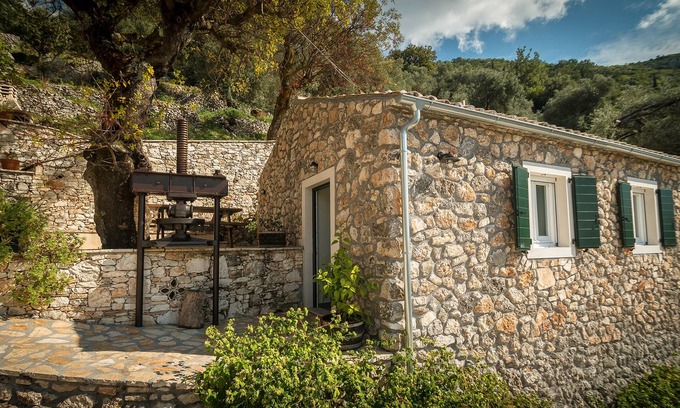 Petaleia Casa | Encantadora y tradicional casita de piedra.