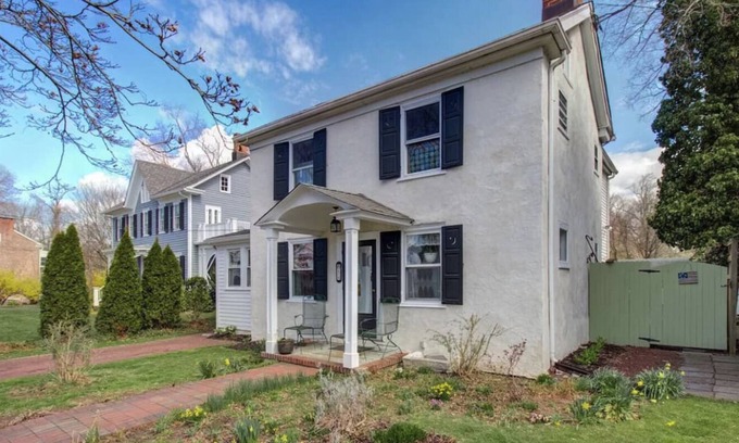 Washington Crossing Casa | Charming and whimsical 1836 home on the river in Titusville
