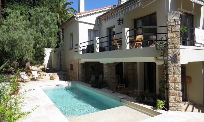 Cagnes-sur-Mer Apartamento | PROMOCIÓN - Encantador apartamento en villa tradicional de estilo Niçois con piscina