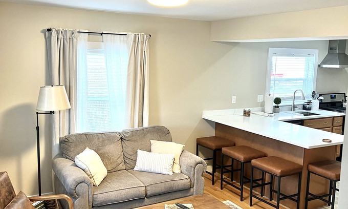 Northwest Harwinton Apartamento | Charming apartment 7 minute walk to downtown