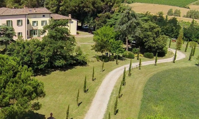 Dozza Apartamento | Charming apartment "Antonio" in historical Villa Calanco on the hills of Dozza