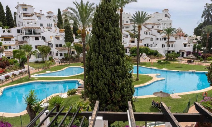 Nueva Andalucia Apartamento | Charming Apartment
