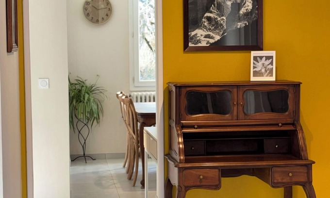 Albertville Apartamento | Charming apartment in house