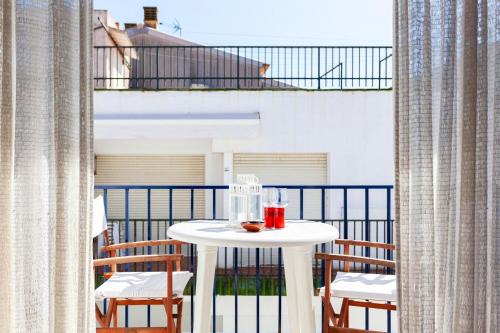 Llafranc Apartamento | Charming apartment in Llafranc - city view, 70 m²